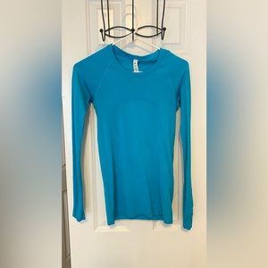 blue lulu long sleeve swiftly tech
